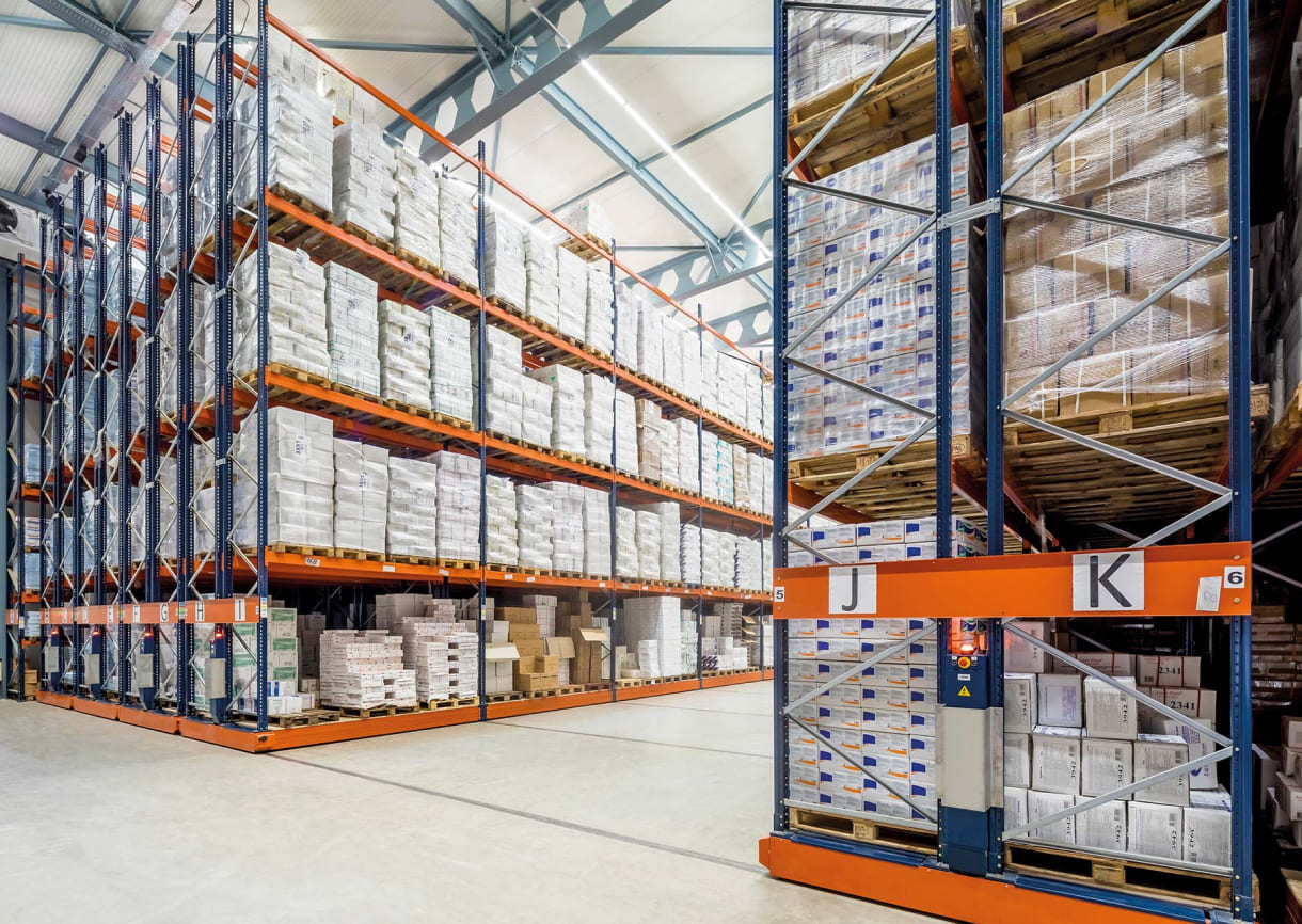 Eliminating aisles and Increase in warehouse capacity