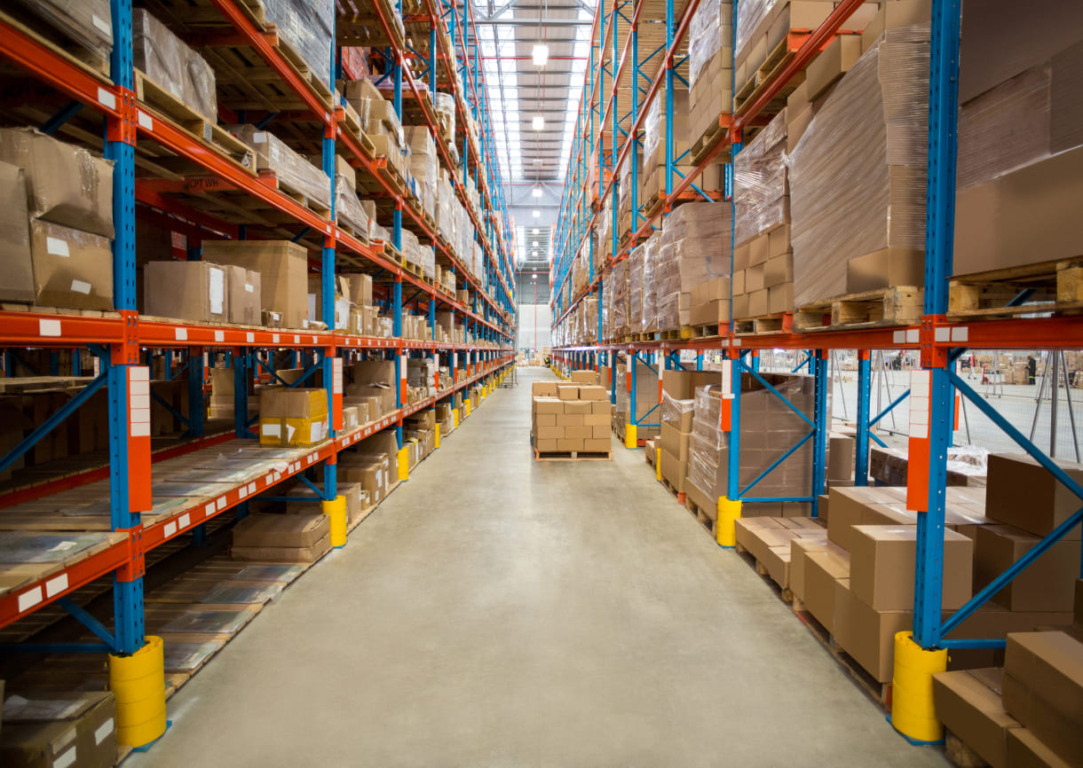 Adjustable load levels with picking shelving