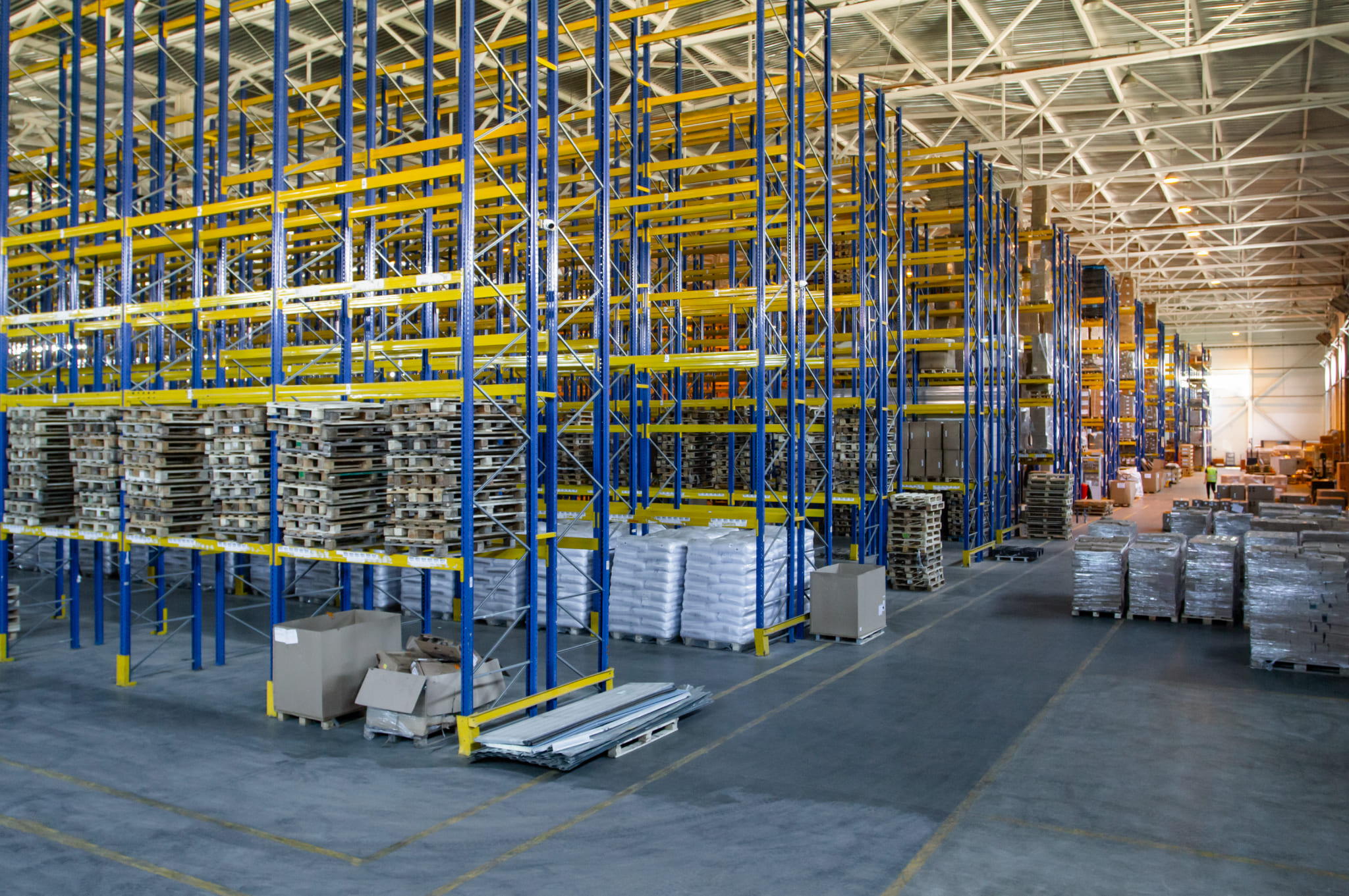 Assembly and disassembly of industrial mezzanine shelving